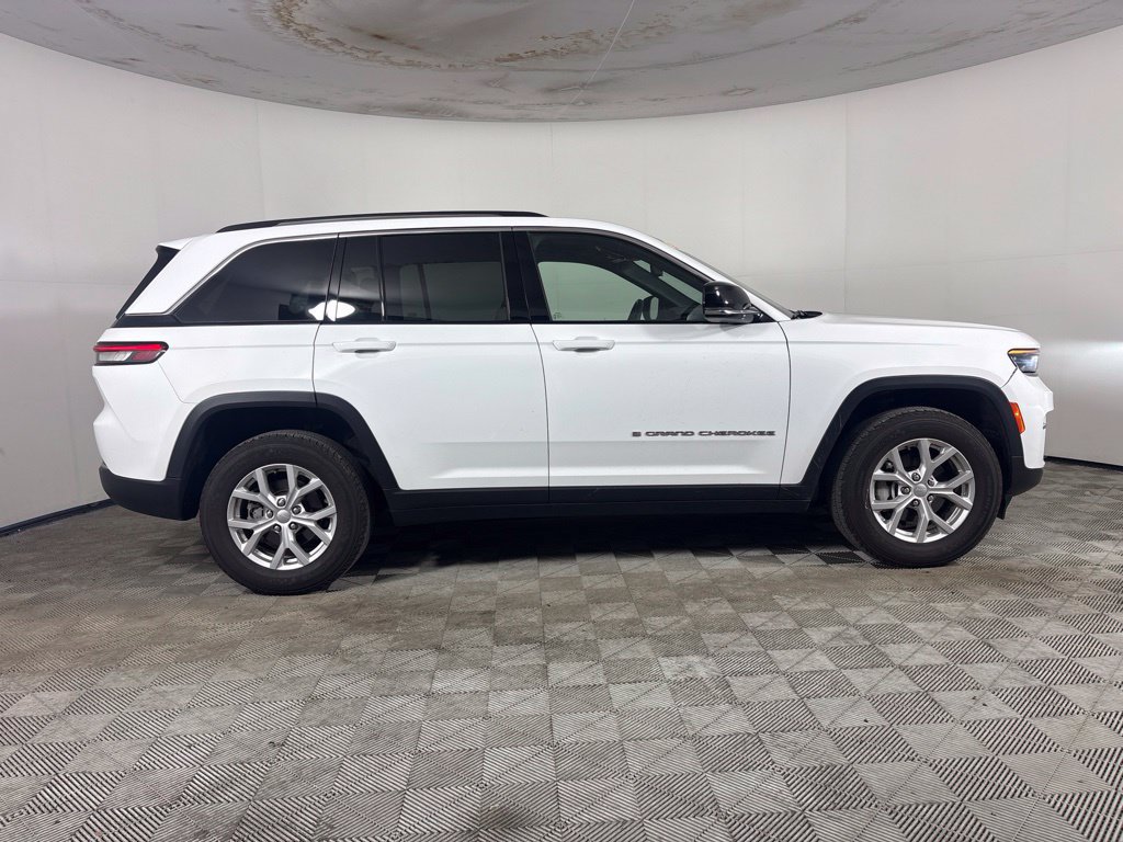 Used 2024 Jeep Grand Cherokee Limited RWD image 2