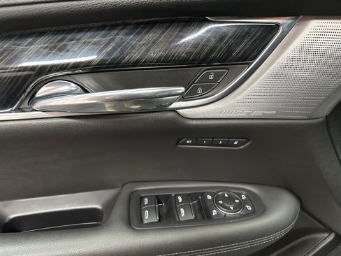 Used 2020 Cadillac XT6 Premium Luxury image 19