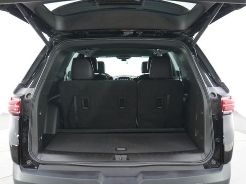 Used 2023 Chevrolet Traverse LT AWD/4WD image 17