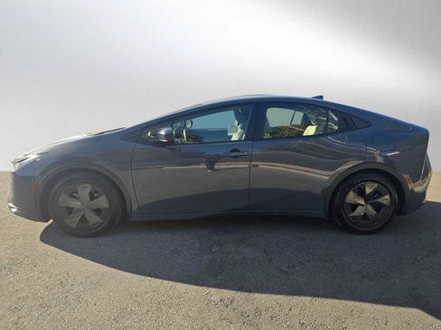 Used 2024 Toyota Prius LE image 6