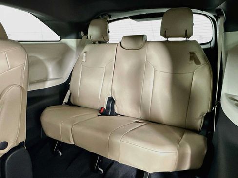 Used 2023 Toyota Sienna XLE FWD image 25
