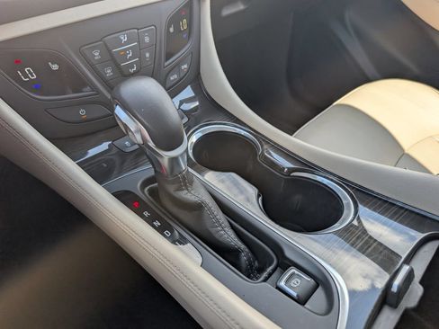 Used 2020 Buick Envision Essence w/ Experience Buick Package FWD image 21