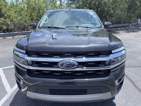 Used 2024 Ford Expedition Max Limited RWD image 2