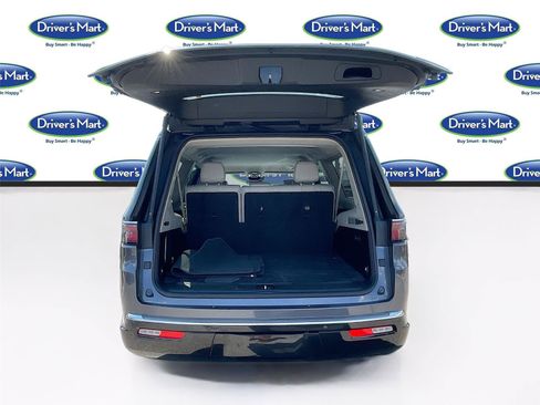 Used 2024 Jeep Wagoneer L Series II RWD image 27