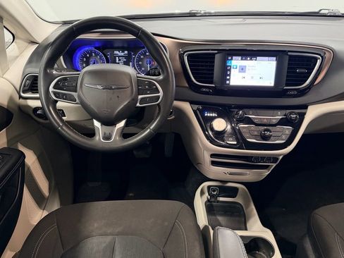 Used 2023 Chrysler Voyager LX w/ Fleet Security Group FWD image 12