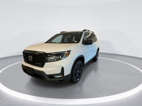 Used 2024 Honda Passport Black Edition image 3