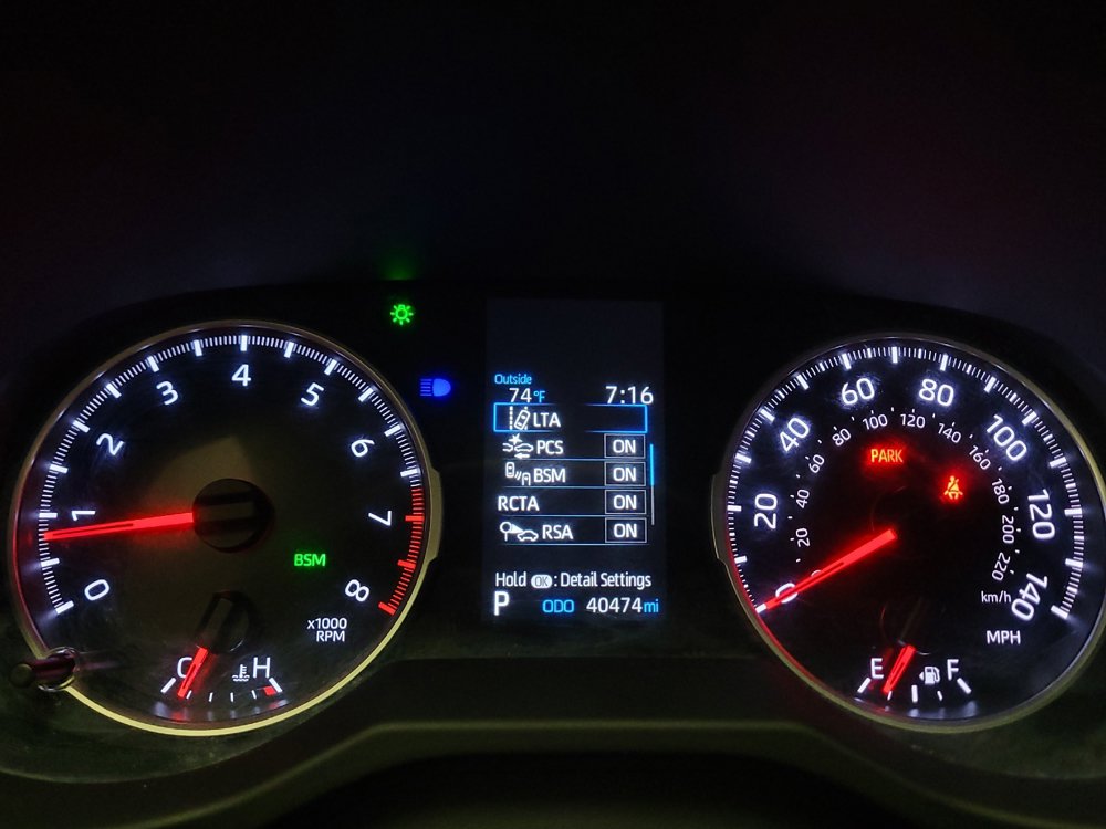Used 2021 Toyota RAV4 LE AWD/4WD image 23