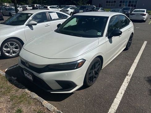 Used 2022 Honda Civic Sport image 2