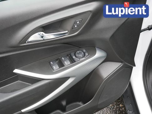 Used 2024 Chevrolet Trax LS image 14