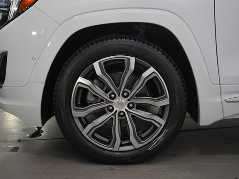 Used 2018 GMC Terrain Denali w/ GMC Pro Grade Package AWD/4WD image 29