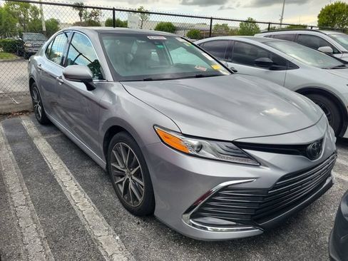 Used 2023 Toyota Camry XLE FWD image 2