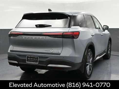 Certified 2026 INFINITI QX60 Luxe w/ Family Package AWD/4WD image 4
