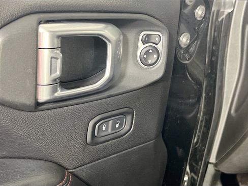 Used 2020 Jeep Gladiator Rubicon w/ Dual Top Group AWD/4WD image 18