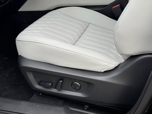 New 2025 Mitsubishi Outlander AWD image 20