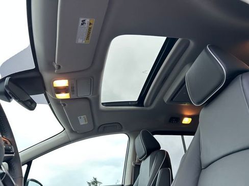 Certified 2026 Honda Odyssey Touring image 31