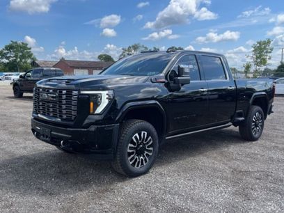 Used 2026 GMC Sierra 3500 Denali Ultimate w/ LPO, Black Badging Package