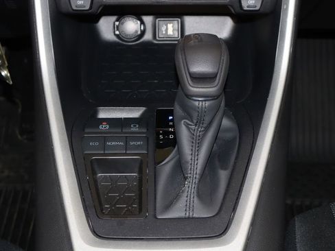 Used 2025 Toyota RAV4 LE FWD image 13