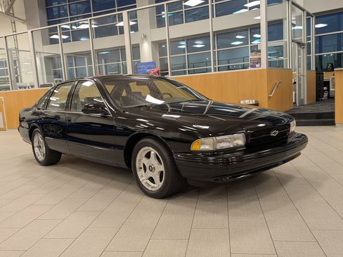 Used 1996 Chevrolet Impala SS image 2