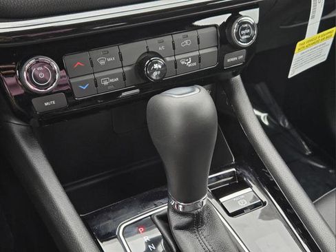 New 2026 Jeep Compass Latitude AWD/4WD image 16