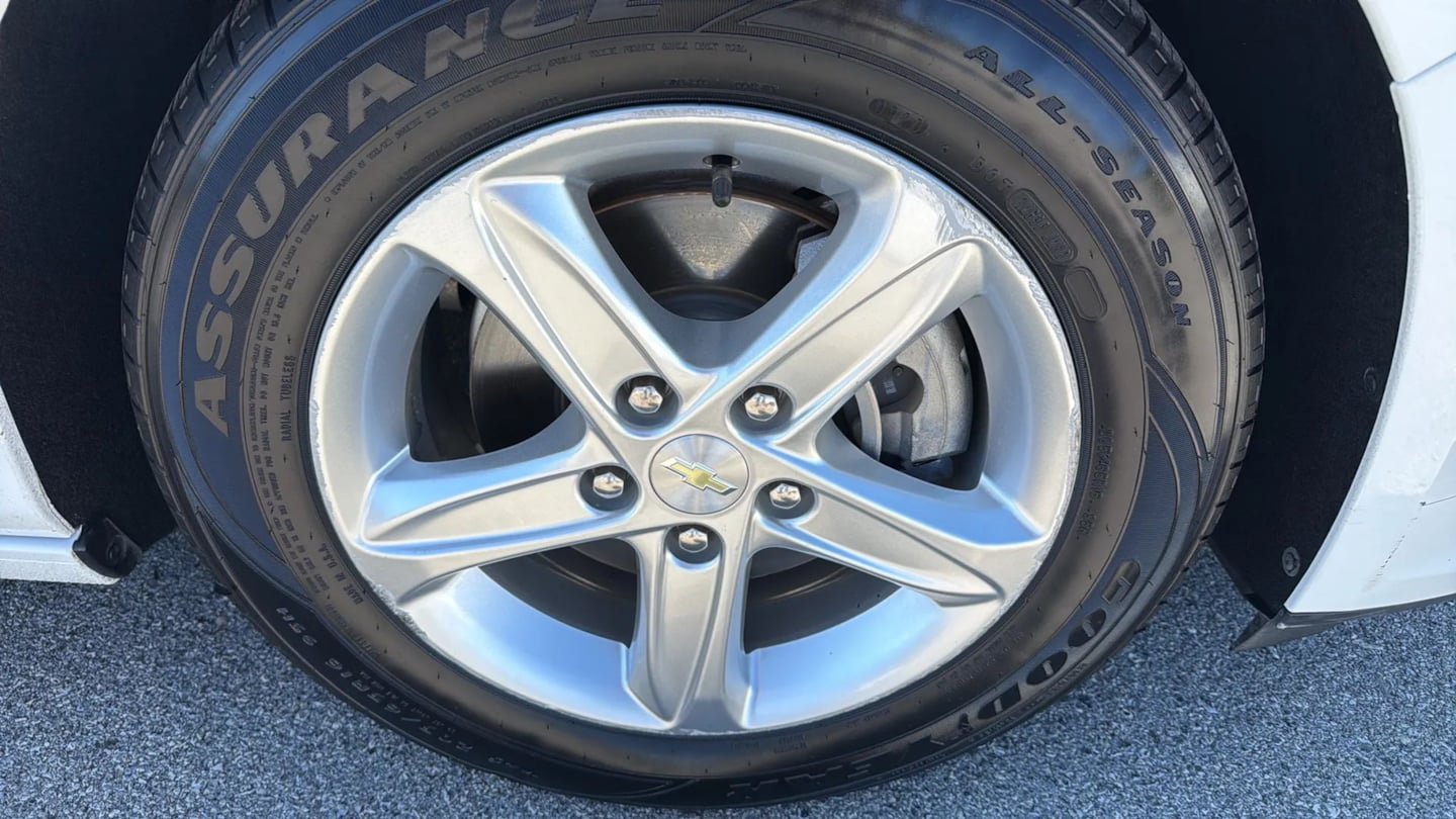 Used 2020 Chevrolet Malibu LS FWD image 23