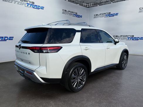 Used 2022 Nissan Pathfinder SL w/ SL Premium Package image 5