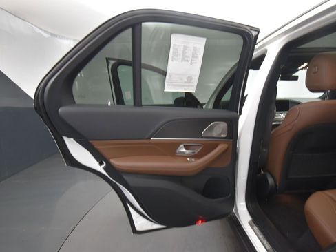 Used 2024 Mercedes-Benz GLE 350 4MATIC image 12