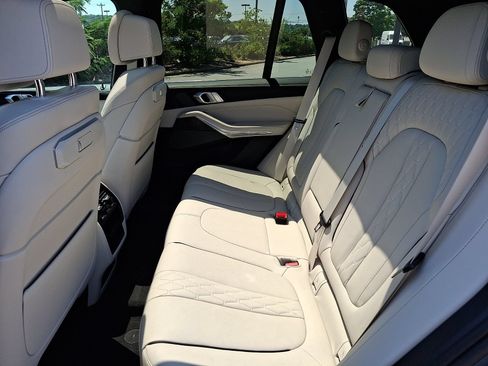 Used 2024 BMW X5 xDrive40i w/ Premium Package AWD/4WD image 10