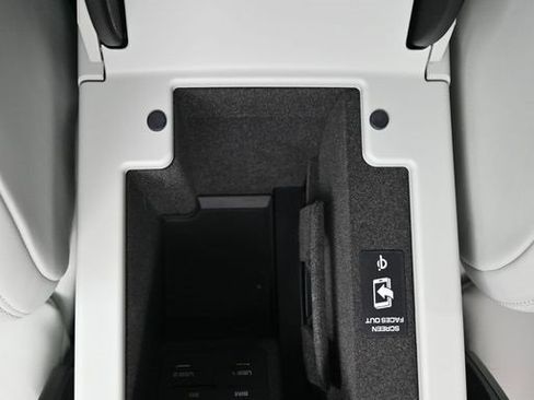 Used 2026 Porsche Macan image 25