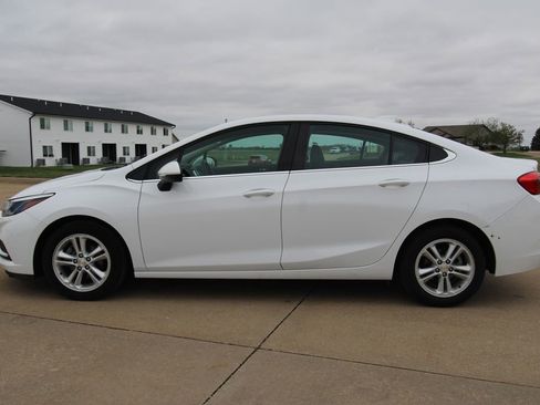 Used 2018 Chevrolet Cruze LT w/ LT Fleet Convenience Package image 15