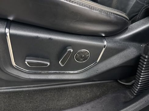 Used 2015 Ford F150 Platinum w/ Equipment Group 701A Luxury image 11