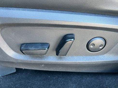 Used 2023 Nissan Pathfinder SL w/ SL Premium Package image 17