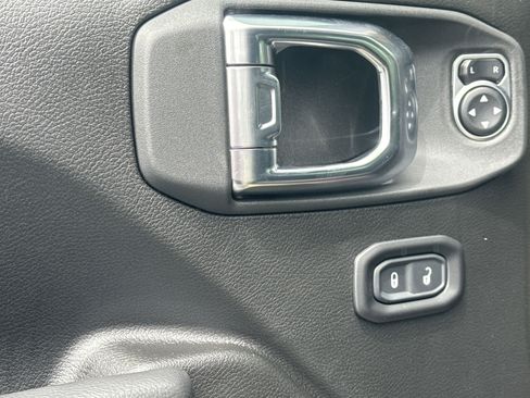 New 2025 Jeep Gladiator Sport image 15