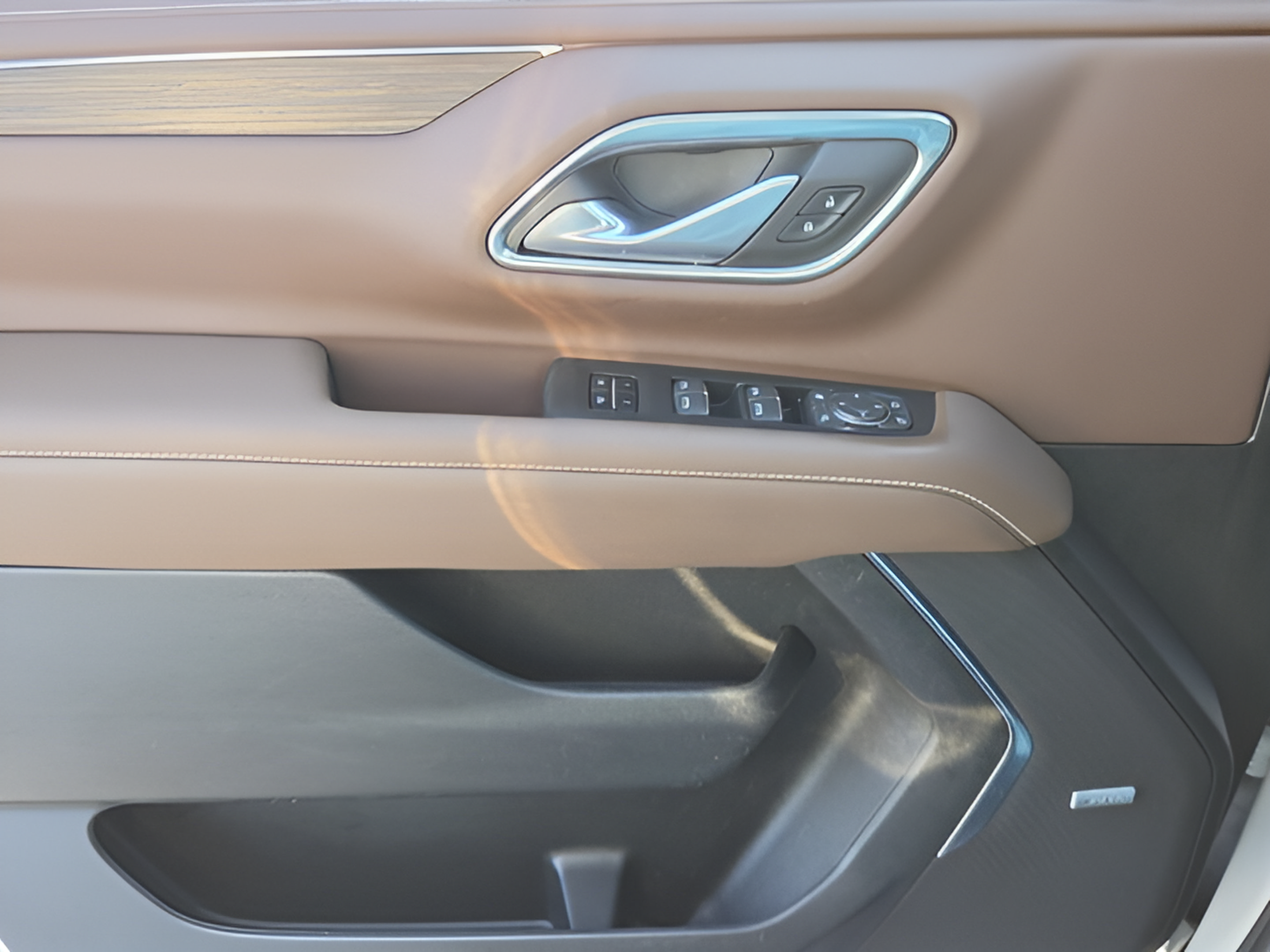 Used 2022 Chevrolet Suburban High Country RWD image 30