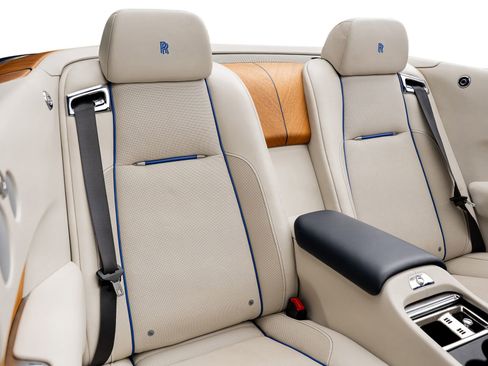 Used 2017 Rolls-Royce Dawn Base image 41