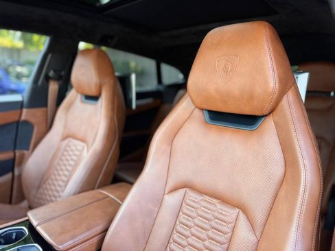 Used 2019 Lamborghini Urus AWD/4WD image 24