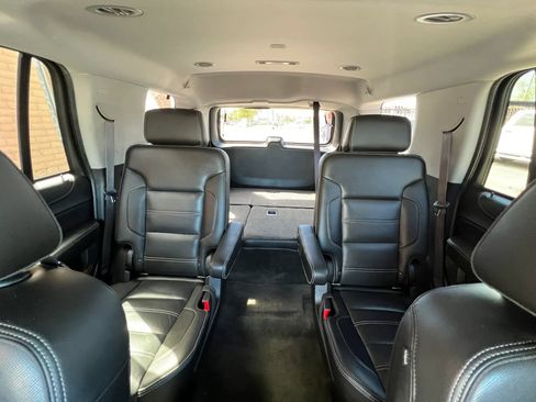 Used 2015 GMC Yukon Denali w/ Touring Package AWD/4WD image 33