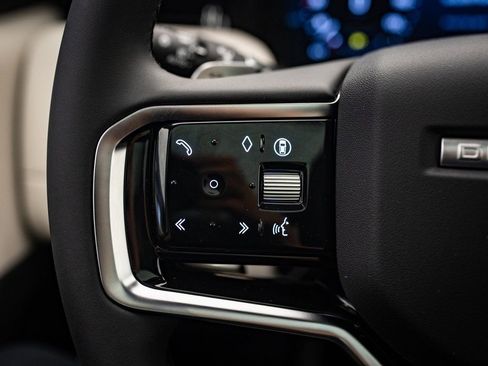 Certified 2025 Land Rover Discovery Sport S image 24