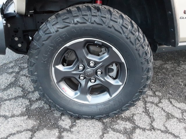 Used 2020 Jeep Gladiator Rubicon w/ Trailer Tow Package AWD/4WD image 27