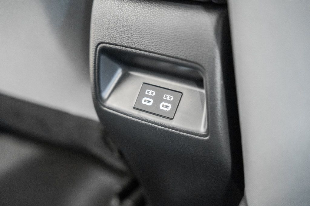 Used 2025 Toyota Corolla SE FWD image 31