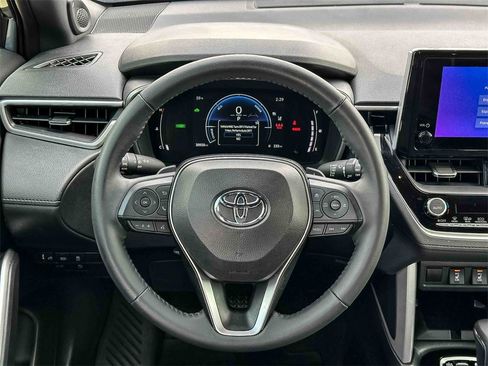 Used 2024 Toyota Corolla Cross XSE image 26