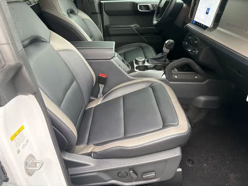 New 2026 Ford Bronco Outer Banks w/ Sasquatch Package AWD/4WD image 12