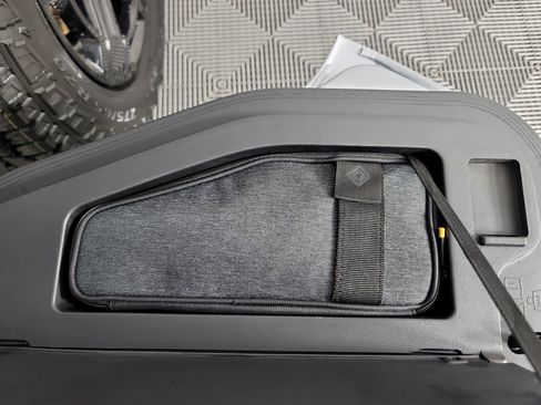 Used 2023 Rivian R1T Adventure image 32