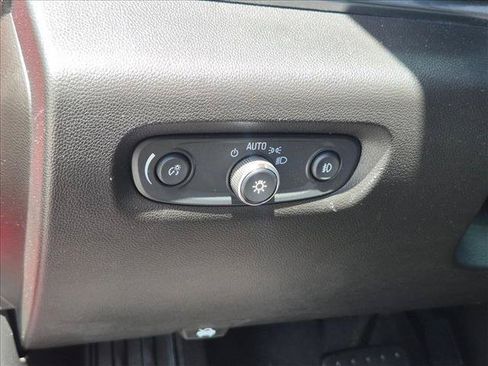 Used 2021 Chevrolet Traverse LT FWD image 10