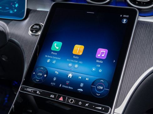 Used 2025 Mercedes-Benz C 300 Sedan image 17