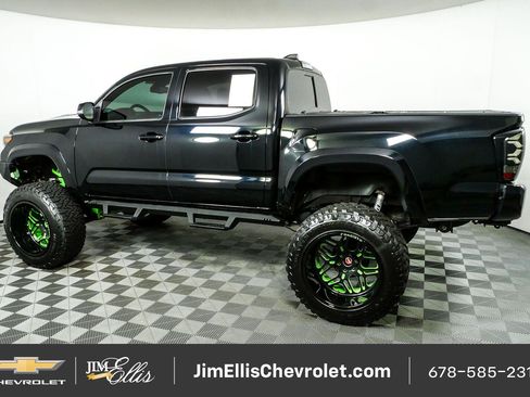 Used 2020 Toyota Tacoma TRD Sport AWD/4WD image 27