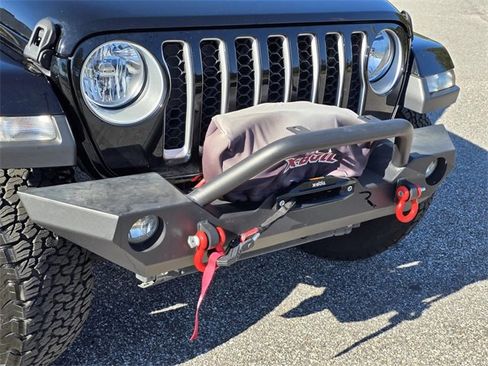 Used 2020 Jeep Gladiator Overland image 28