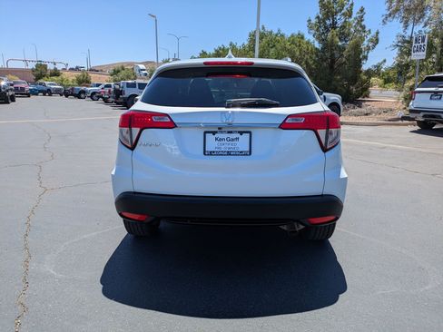 Used 2021 Honda HR-V EX image 4