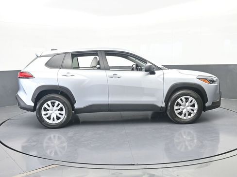 Used 2025 Toyota Corolla Cross L FWD image 7