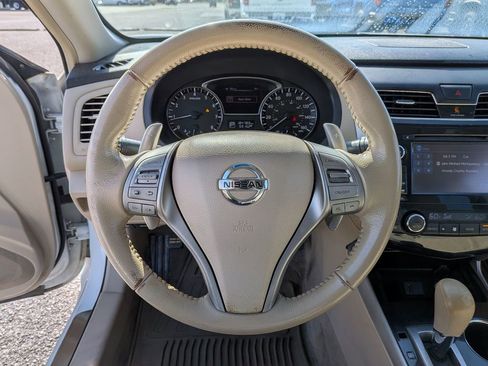 Used 2013 Nissan Altima 3.5 SV w/ Navigation Pkg image 19