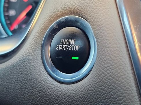 Used 2022 Chevrolet Traverse LT image 22